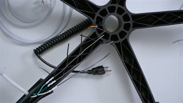 D+RTX 4060塞进电竞椅:一根线即可运行CQ9电子最新网站这椅子不简单!9800X3(图3) D+RTX 4060塞进电竞椅:一根线即可运行CQ9电子最新网站这椅子不简单!9800X3(图3)